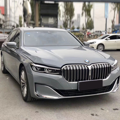 O filme de Grey Chrome Car Vinyl Wrap protege a pintura contra riscos e microplaquetas de desvanecimento