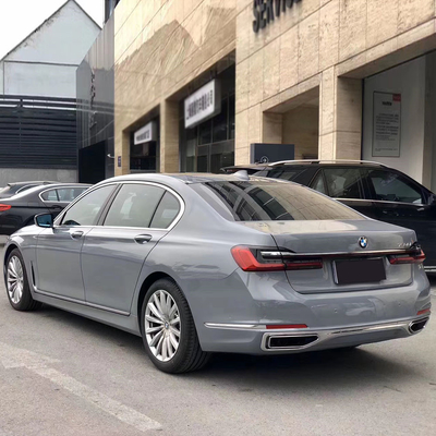 O filme de Grey Chrome Car Vinyl Wrap protege a pintura contra riscos e microplaquetas de desvanecimento
