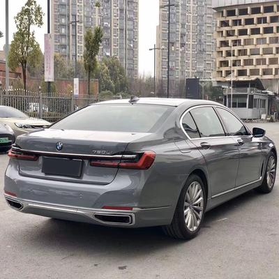 O filme de Grey Chrome Car Vinyl Wrap protege a pintura contra riscos e microplaquetas de desvanecimento