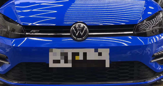 Os reboques o vinil azul lustroso do envoltório do carro do gelado escondem o risco 140gsm